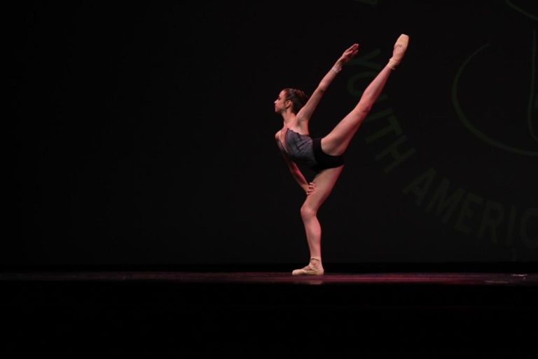 Bailarina do Projeto Pé de Moleque é a vencedora da seletiva Sul Americana do Prix de Lausanne na Suíça