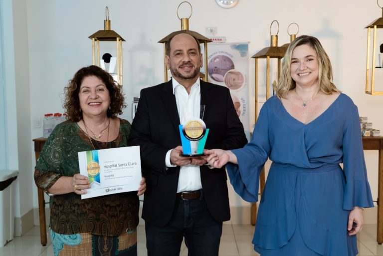 Hospital Santa Clara recebe prêmio Top Of Mind Uberlândia