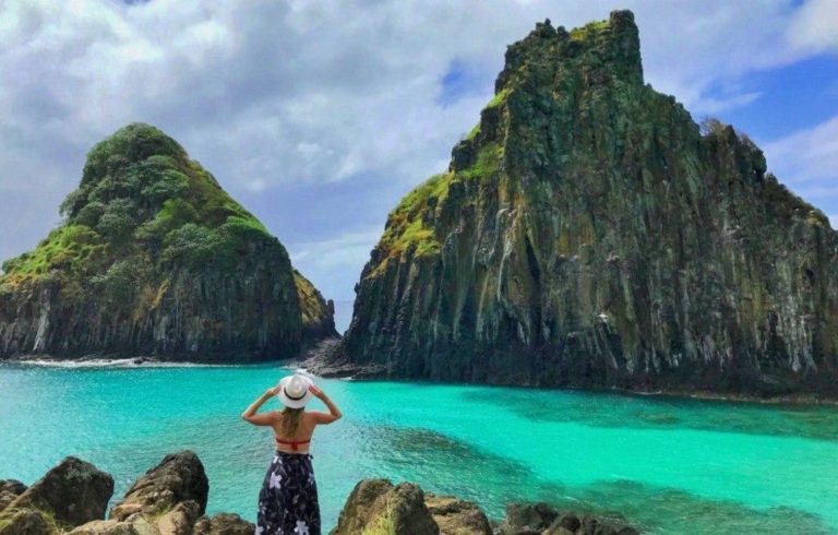 Os 10 municípios no litoral brasileiro mais buscados neste verão