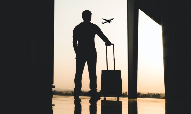 Especialista dá dicas sobre como comprar passagens baratas de última hora