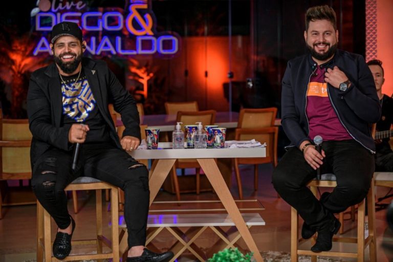 Diego e Arnaldo iniciam ano com EP4 de LIVE SHOW