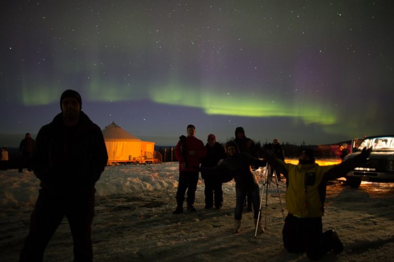 Fenômeno da Aurora Boreal atrai cada vez mais mulheres