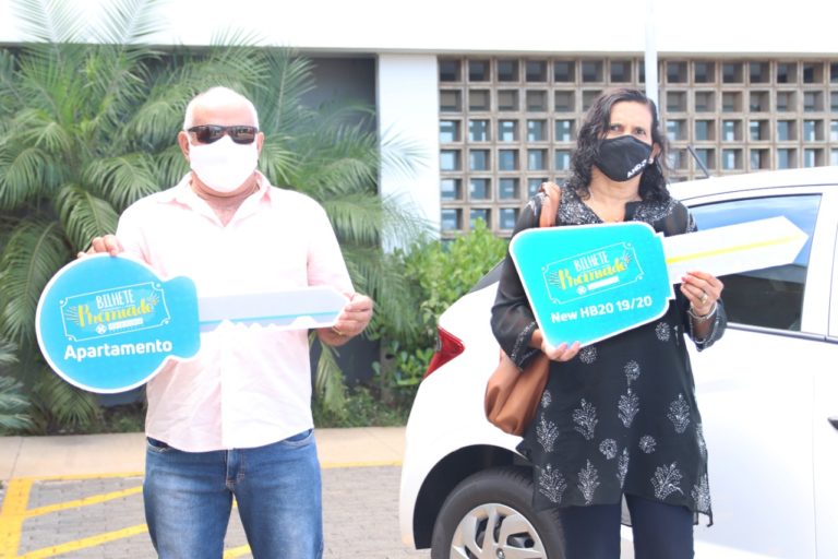 Ganhadores da campanha ‘Bilhete Premiado’ do Hospital do Câncer em Uberlândia recebem prêmios