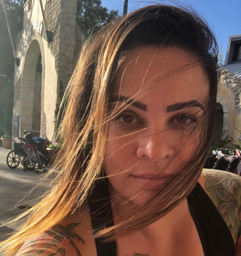 Camila Bozza, “Snake Girl”, prepara uma viagem cheia de aventuras pelo Hawaii
