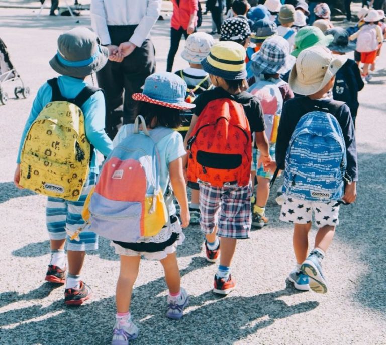 Em tempos de pandemia, empresa de Uberlândia realiza compra de material escolar dos filhos de colaboradores