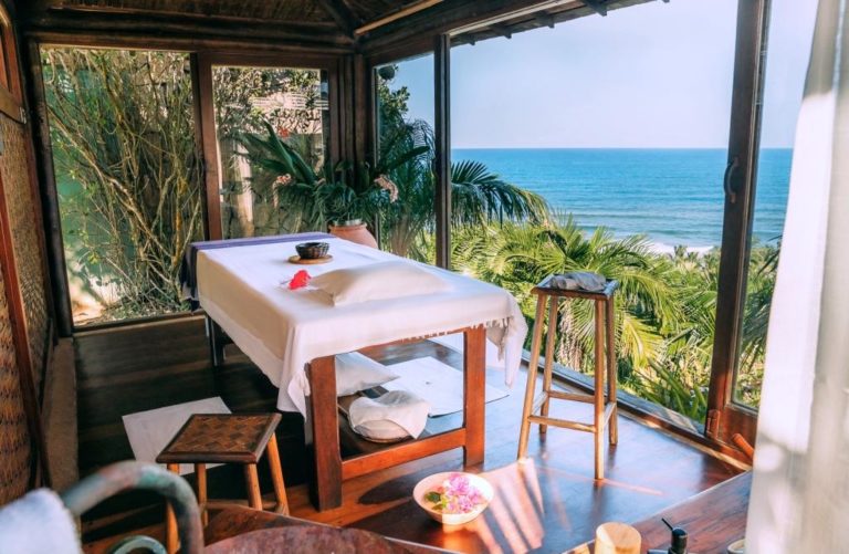 Txai Resort Itacaré apresenta a massagem Ayurvédica