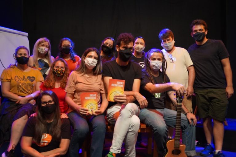 Lançamento do livro Ideias Incontidas reúne mais de 400 pessoas online
