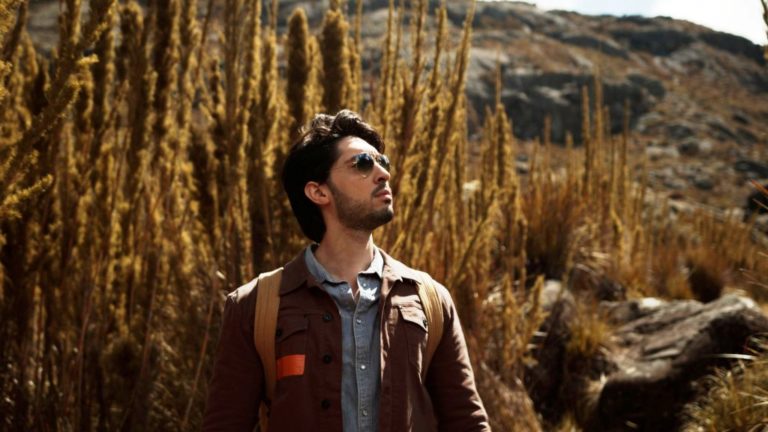 Alex Fava e seu pop romântico de “Então vai” estreiam nesta sexta-feira em todas as plataformas digitais