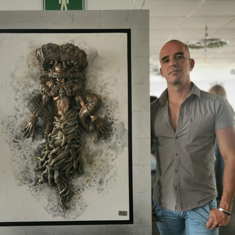 Obras do artista mexicano Javier Gómez Fernández, seguem em exposição no “Museo Comunitario Quetzalpapalotl”