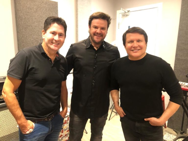 Gian & Giovani e Anthony Carrera juntos em dueto especial