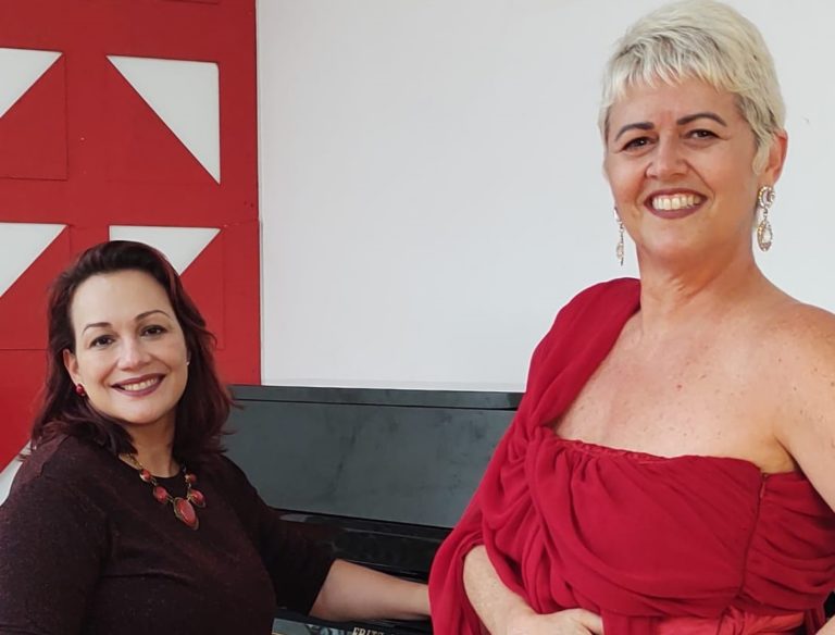 Duo Caliandra apresenta canções de mulheres brilhantes no Sextas Musicais