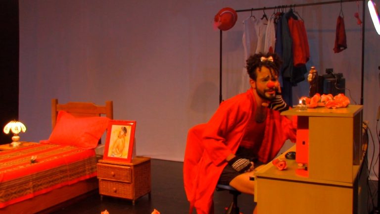 Grupo de teatro de Uberlândia-MG apresentará monólogo na internet