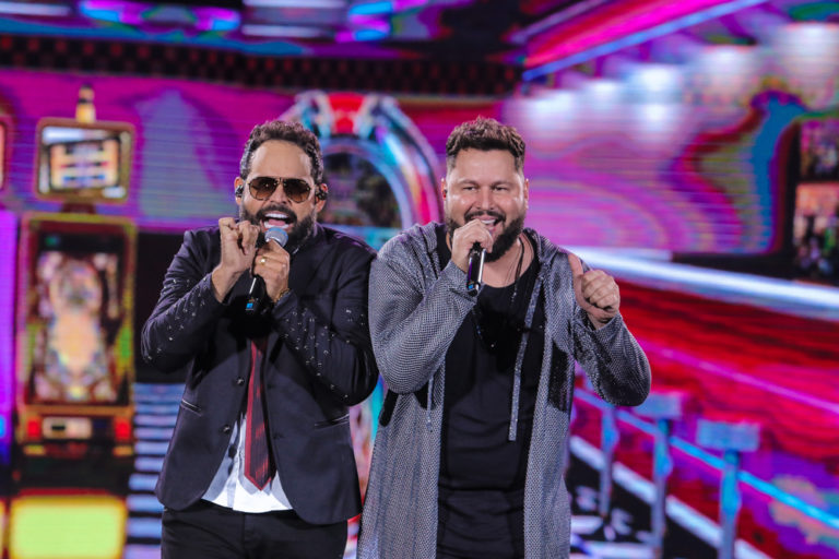 Diego e Arnaldo gravou seu 5° DVD em Goiânia com participações especiais