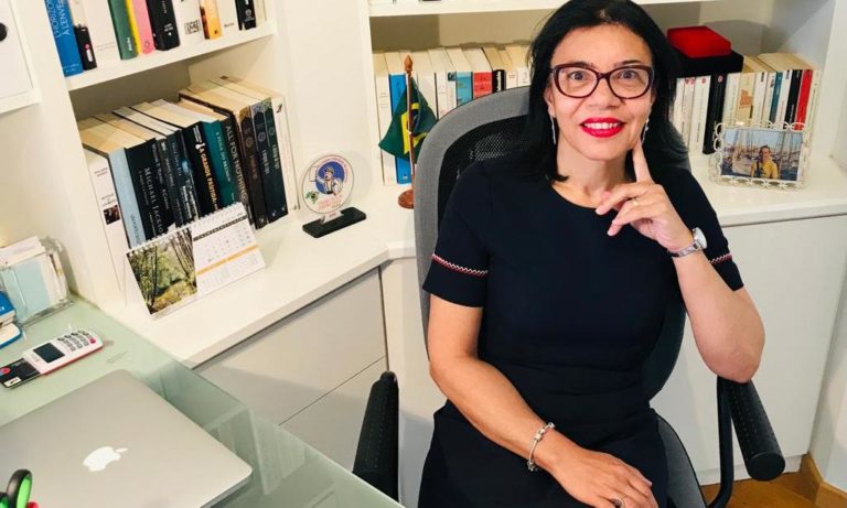 Escritora Isa Colli debate hospitalidade na literatura, nesta quarta (2/6), em evento internacional