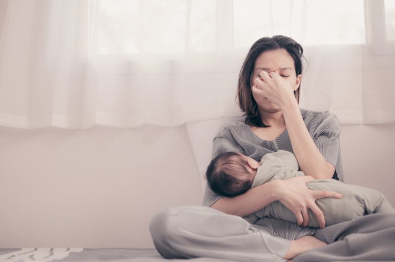 Qual a diferença entre baby blues e depressão pós-parto?