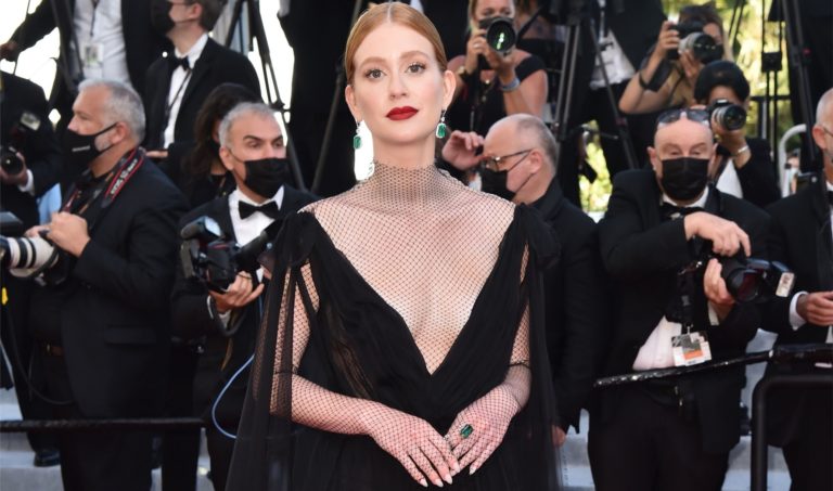 Marina Ruy Barbosa brilha em tapete vermelho de Cannes