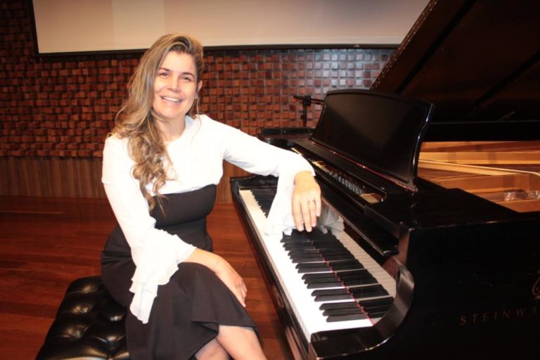 Casa Thomas Jefferson traz recital de piano ao palco do CTJ Hall