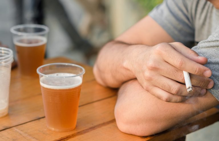Câncer de cabeça e pescoço: tabagismo e consumo de álcool são principais fatores de risco para desenvolvimento do tumor