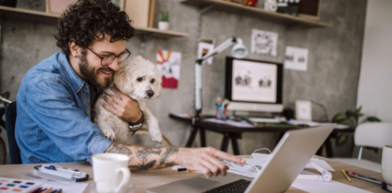 Meu home office acabou, especialista dá dicas para preparar os pets sem os donos