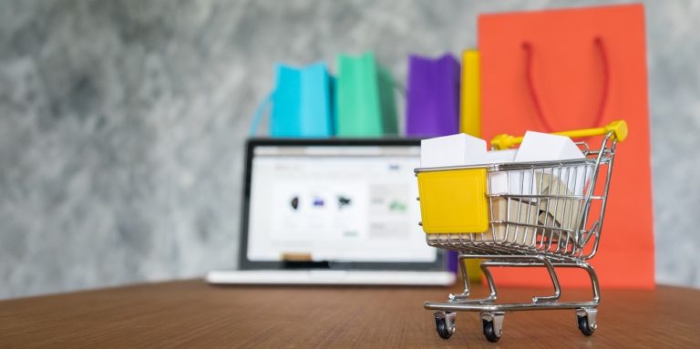 Especialista dá dicas para consumidores não caírem em golpes durante a Black Friday