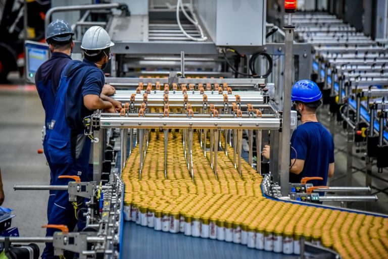 Grupo Petrópolis inaugura produção da 5ª linha de latas da fábrica de Uberaba