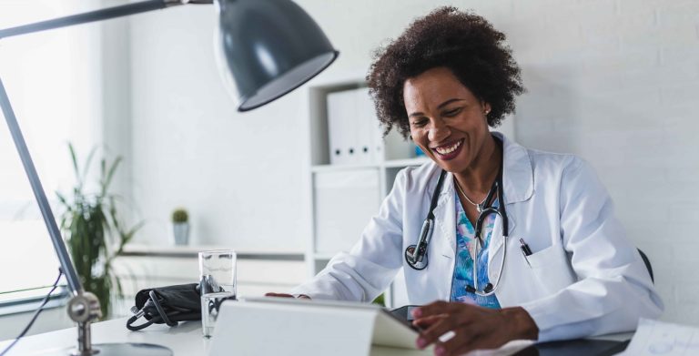 Hapvida seleciona médicos mineiros para a área de telemedicina