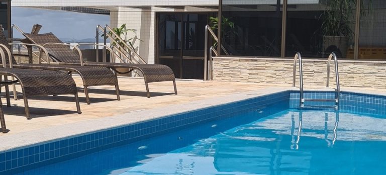 Rooftop do Transamerica FIT Recife é oposta para curtir o pôr do sol da cidade