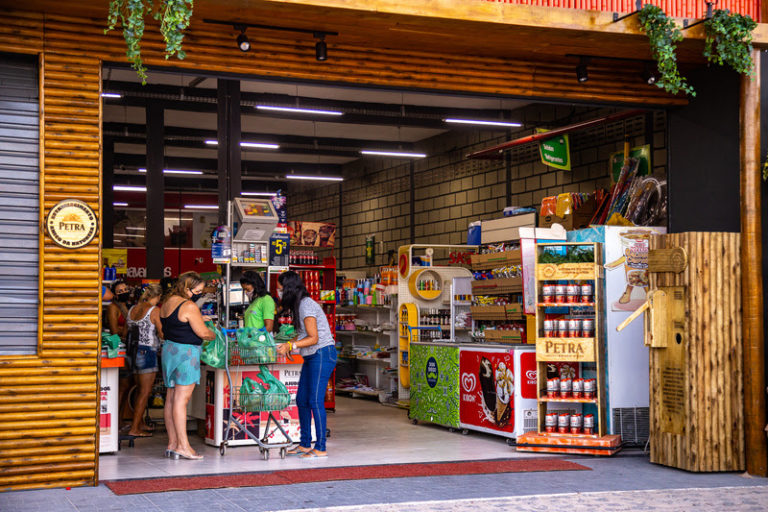 Cerveja Petra realiza projeto sustentável em Maragogi (Alagoas)