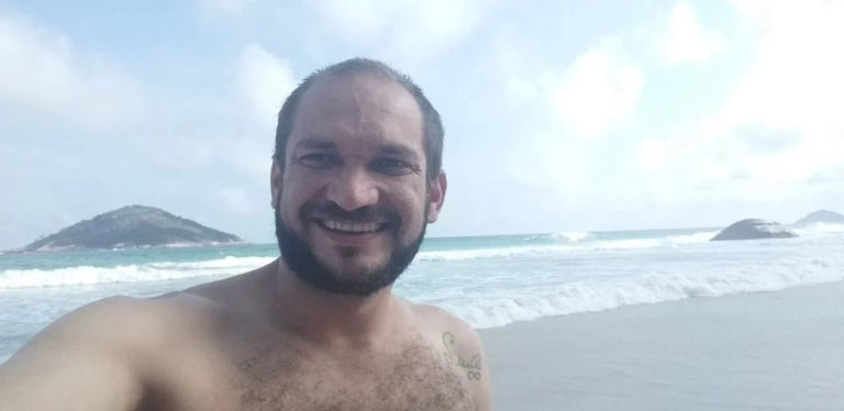 O ator global Claudio Fits assume relacionamento com mineira