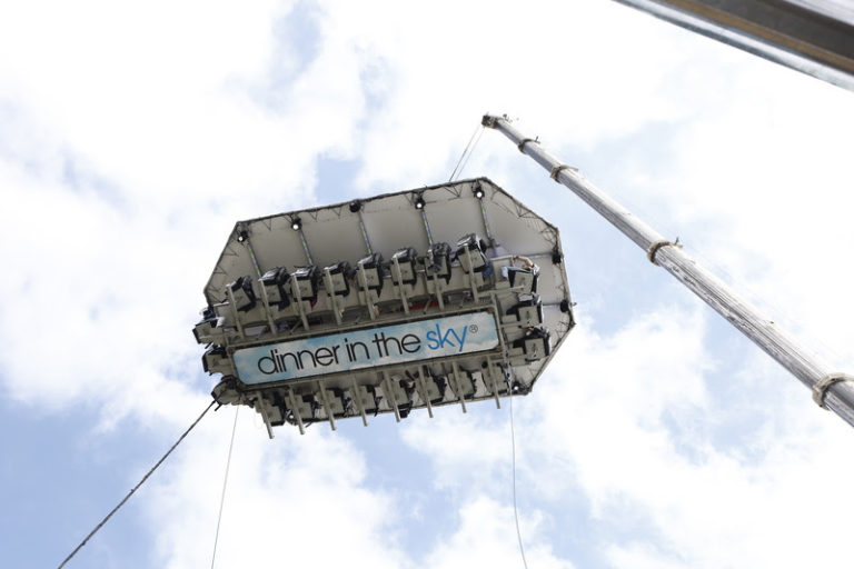 Black Princess é a cerveja oficial do Dinner in the Sky 2022