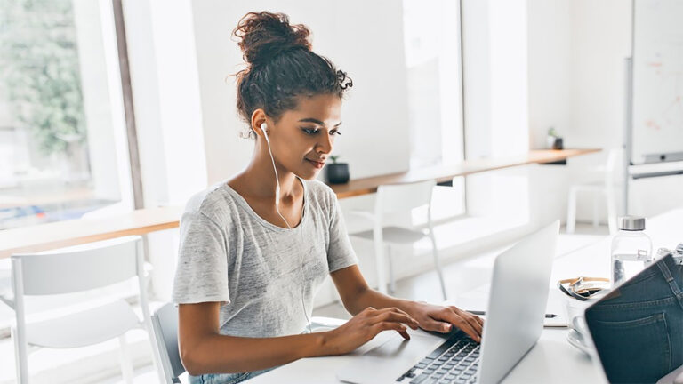 Cursos gratuitos de qualificação profissional para mulheres estão com inscrições abertas
