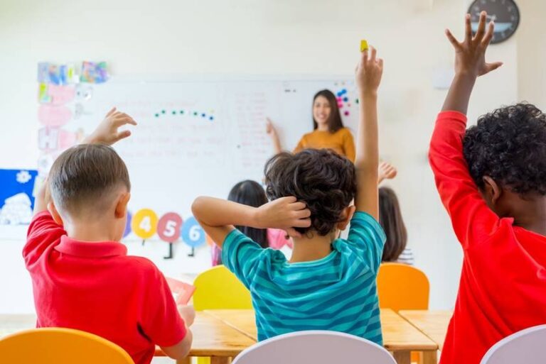Escolas brasileiras têm aumento de alunos com deficiência, mas 94 em cada 100 profissionais não são capacitados para atendê-los