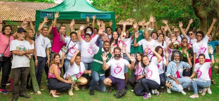 Outubro rosa: Após vencer dois tumores Jaqueline chagas ajuda pacientes com câncer