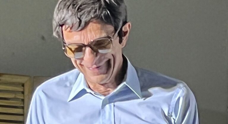 Uberlândia recebe o espetáculo “Os mundos de Chico Xavier”