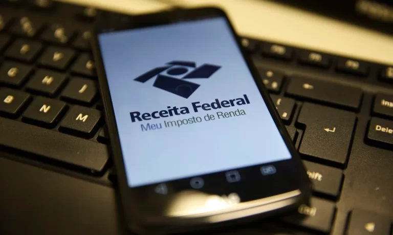 Primeiros a declarar imposto de renda recebem restituição antes