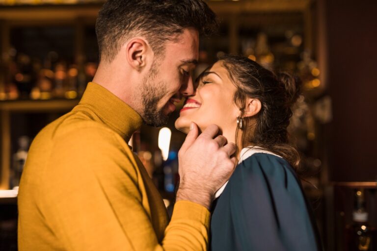 Dia do Beijo: gesto de carinho pode transmitir doenças ao organismo
