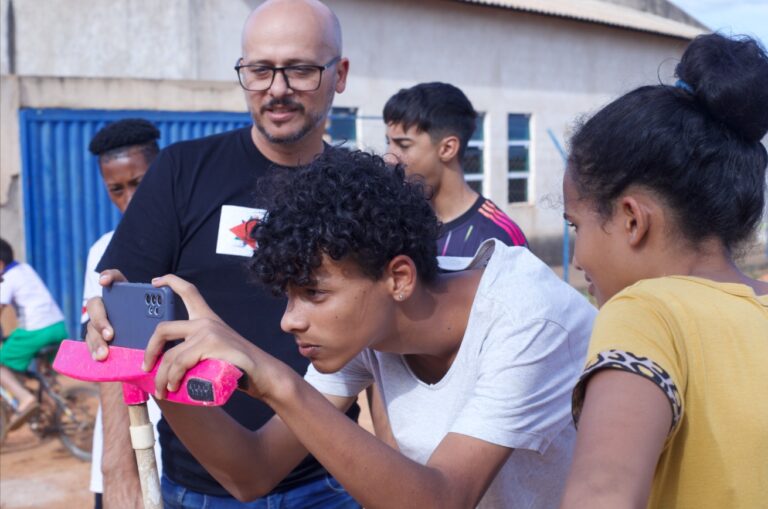 Trakinagem ensina alunos do Periferarte e ABC do Glória a produzir vídeos de curta-metragem