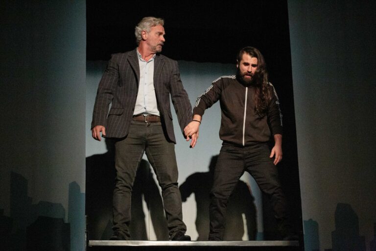Obra de Augusto Cury ganha o palco do Teatro Municipal de Uberlândia e promete emocionar o público