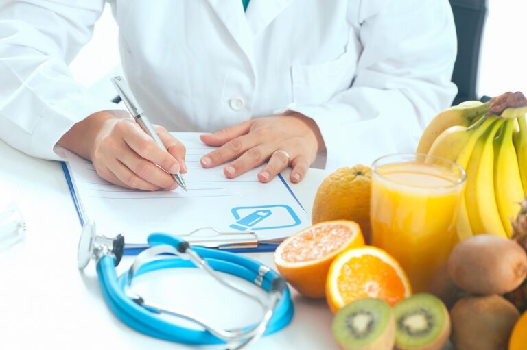 Nutrólogo Claudio Barbosa publica artigo sobre Ética Médica em Nutrologia