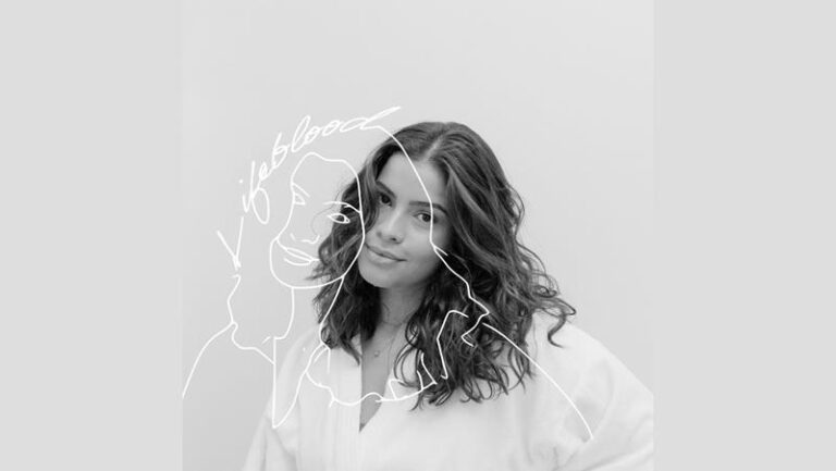 Cantora e compositora Ana Soto carrega sua identidade e vivências pessoais no álbum “Lifeblood”