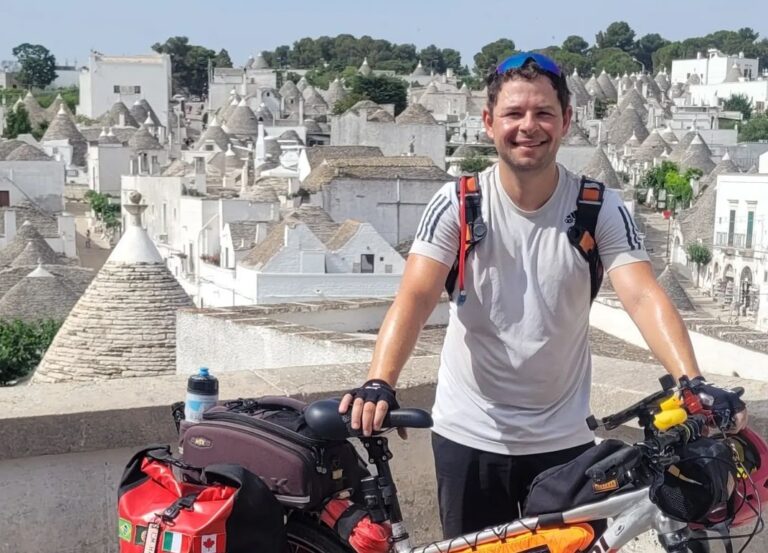 Um bicicleta, 4.126 km e 77 dias: a viagem desafiadora de volta às raízes de Rafael Nacif