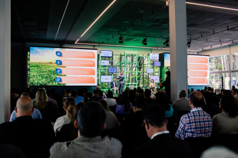Uberlândia recebe pela primeira vez o Conacredi Road Show, evento gratuito sobre crédito no agronegócio, que está percorrendo várias cidades do Brasil