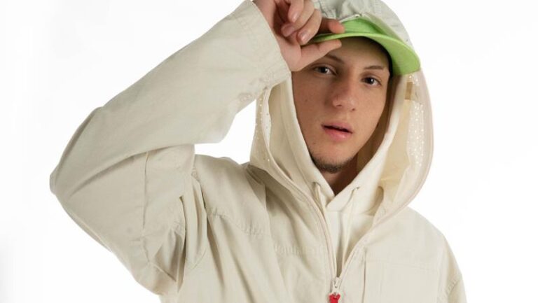 Jovem Rick mistura trap e afrobeat no novo single “Iluminado”