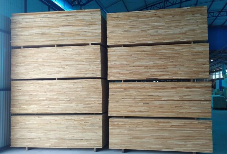 Teca: as utilidades da madeira oriunda de árvores das florestas tropicais da Ásia