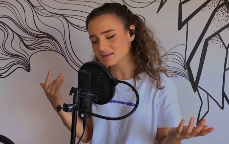 Nick Albino lança nova versão de “Nada Se Compara” com Rita Gomes.