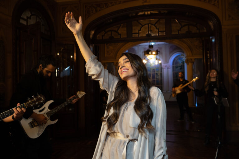 Damares disponibiliza versão ao vivo de sucesso do álbum “Terceiro Céu”