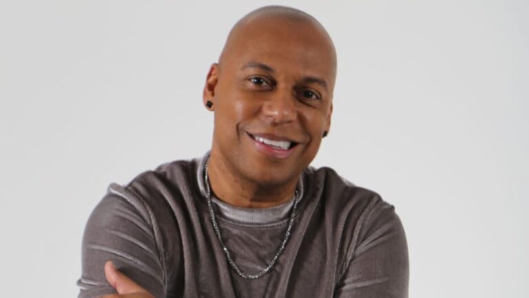 Délcio Luiz Comemora 35 anos de carreira e grava áudio visual na quadra da Portela no dia 14 de setembro com vários convidados