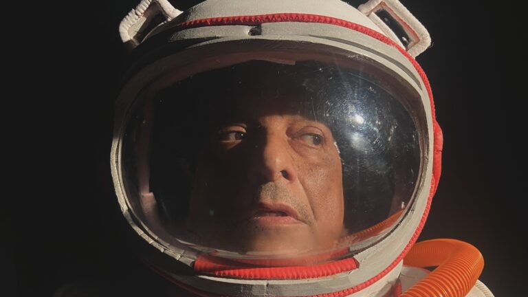 Helder Carneiro estreia peça em comemoração aos 50 anos de carreira