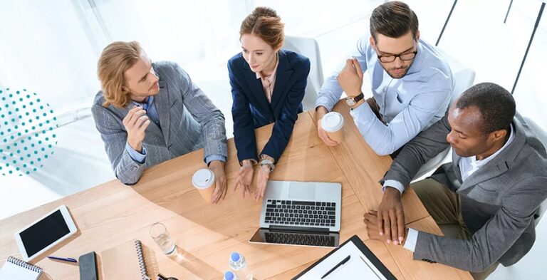 Mercado de consultorias deve crescer até 50% nos próximos anos, e a área de RH se destaca