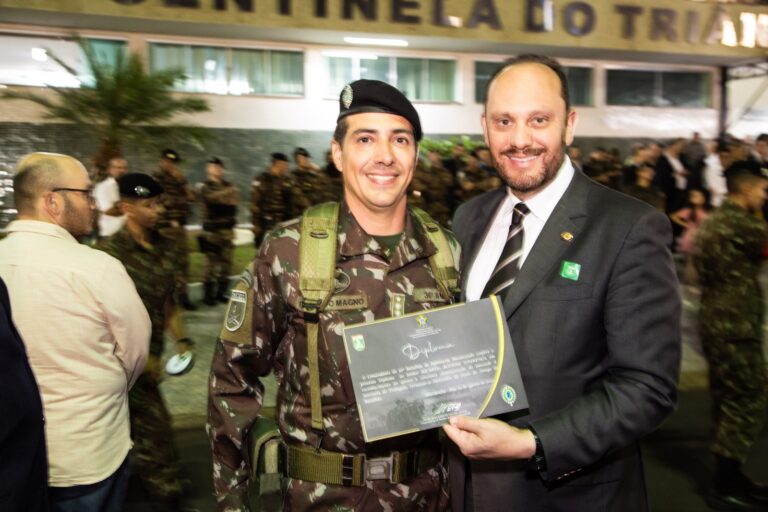 Presidente da Uniodonto Minas recebe homenagem